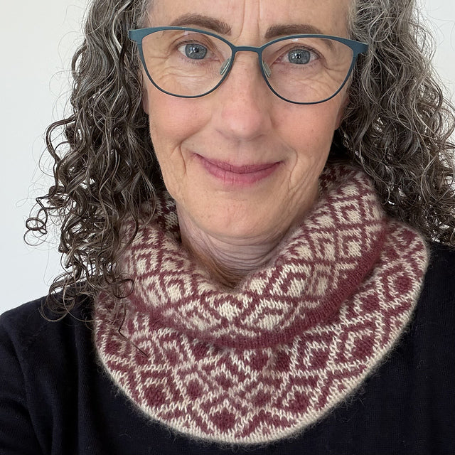 Diamond Daze Cowl by Mrs Rose