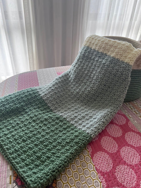 Dove Baby Blanket (FREE e-pattern)