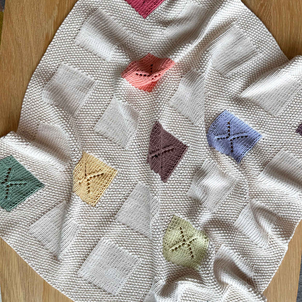 Kiss-Kiss-Kiss One Piece Baby Blanket Leaflet