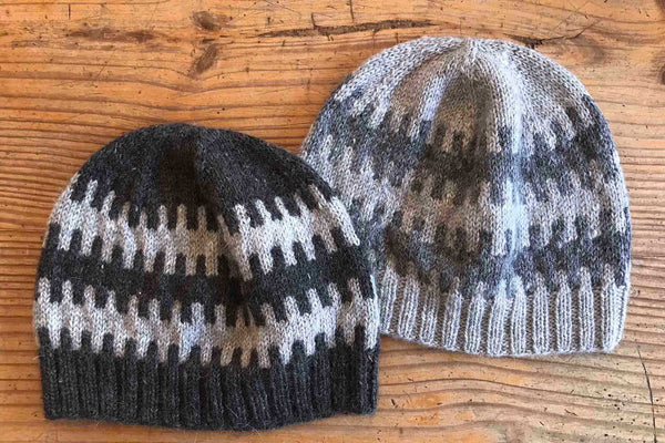 31998 Cogs Mosaic Beanie (e-pattern)