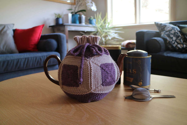 4456 Criss-Cross Motif Tea Cosy (e-pattern)